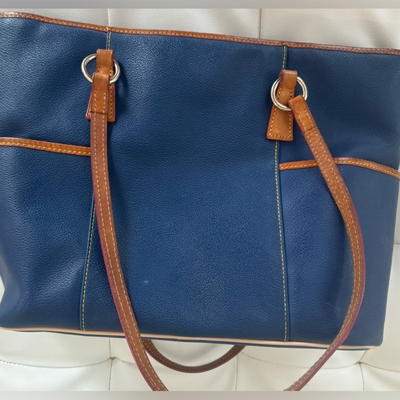 Beautiful Genuine Leather Dooney & Burke Tote.  Navy Blue & brown. - Picture 2 of 5
